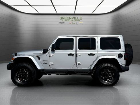 Used 2024 Jeep Wrangler Unlimited Sahara AWD/4WD image 4