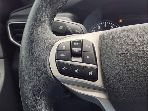 Used 2023 Ford Explorer XLT w/ Equipment Group 202A AWD/4WD image 30