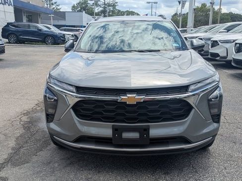 Used 2025 Chevrolet Trax LT w/ LT Convenience Package FWD image 39