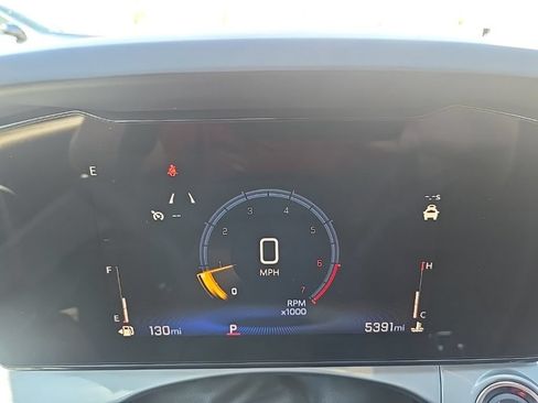 Used 2025 Chevrolet Trax LT FWD image 16