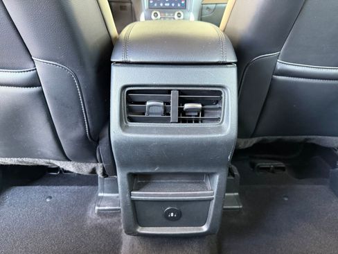Used 2024 Ford Edge SEL AWD/4WD image 25