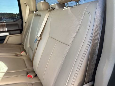 Used 2018 Ford F150 Lariat image 19