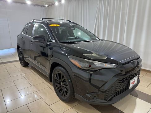 Used 2025 Toyota Corolla Cross AWD Hybrid w/ Moonroof Package image 7