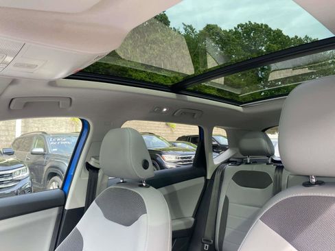 Certified 2022 Volkswagen Taos SE AWD/4WD image 23