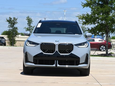 New 2026 BMW X3 xDrive30i w/ M Sport Package AWD/4WD image 2