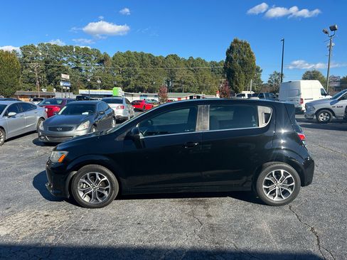 Used 2017 Chevrolet Sonic LT image 3
