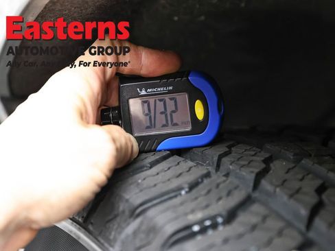 Used 2023 Chevrolet Suburban Premier image 33