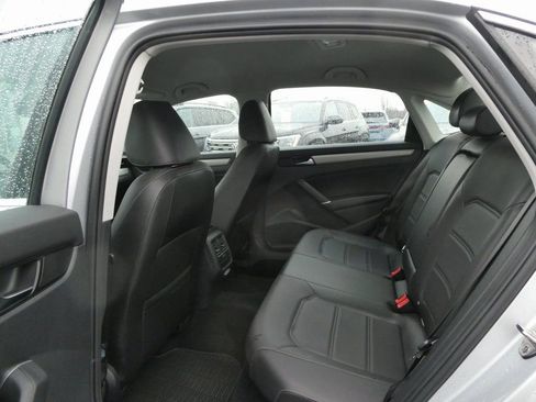 Used 2020 Volkswagen Passat 2.0T SE image 25