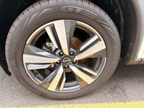 Used 2023 Nissan Rogue SL AWD/4WD image 29