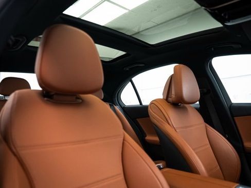 Used 2023 Mercedes-Benz C 300 4MATIC Sedan image 12