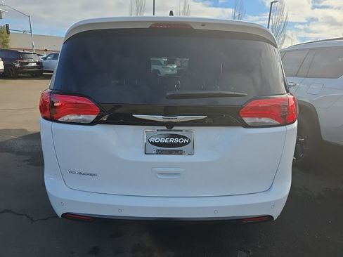 New 2026 Chrysler Voyager LX image 4