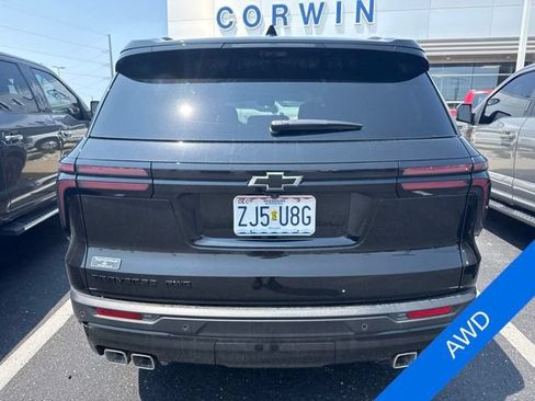 Used 2026 Chevrolet Traverse LT w/ Midnight/Sport Edition AWD/4WD image 2