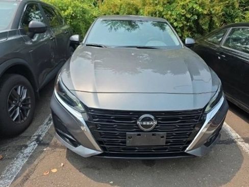 Used 2023 Nissan Altima 2.5 SV AWD/4WD image 4