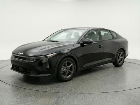 Used 2025 Kia K4 FWD image 3