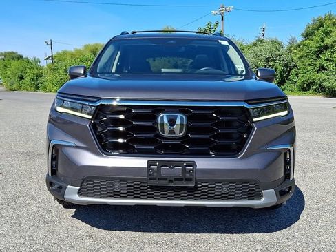 Certified 2023 Honda Pilot Touring image 3