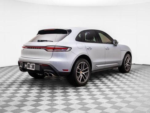 Used 2022 Porsche Macan S w/ Premium Package image 6