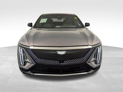 Used 2025 Cadillac Lyriq Luxury w/ LPO, Floor Liner Package AWD/4WD image 17
