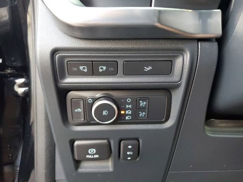 Used 2022 Ford F150 Lariat w/ Equipment Group 502A High AWD/4WD image 30