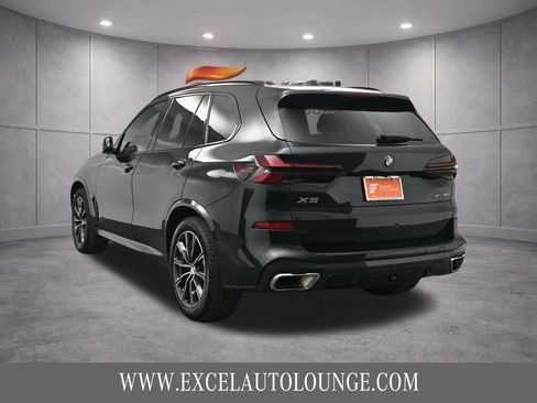 Used 2024 BMW X5 xDrive40i w/ M Sport Package AWD/4WD image 5