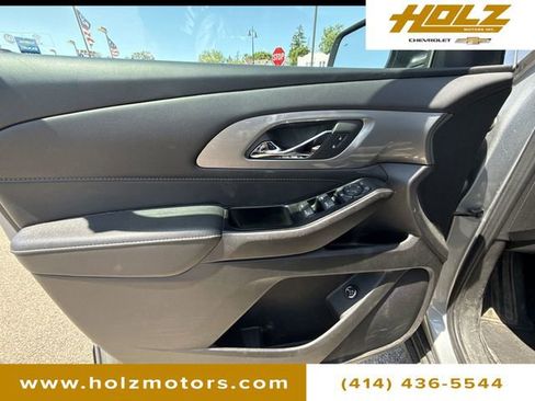 Certified 2023 Chevrolet Traverse LT w/ Rear Camera Mirror Package AWD/4WD image 21