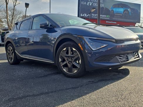 Used 2025 Kia EV6 Light image 2