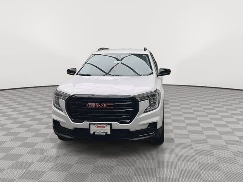 Certified 2024 GMC Terrain SLE w/ Driver Convenience Package image 33
