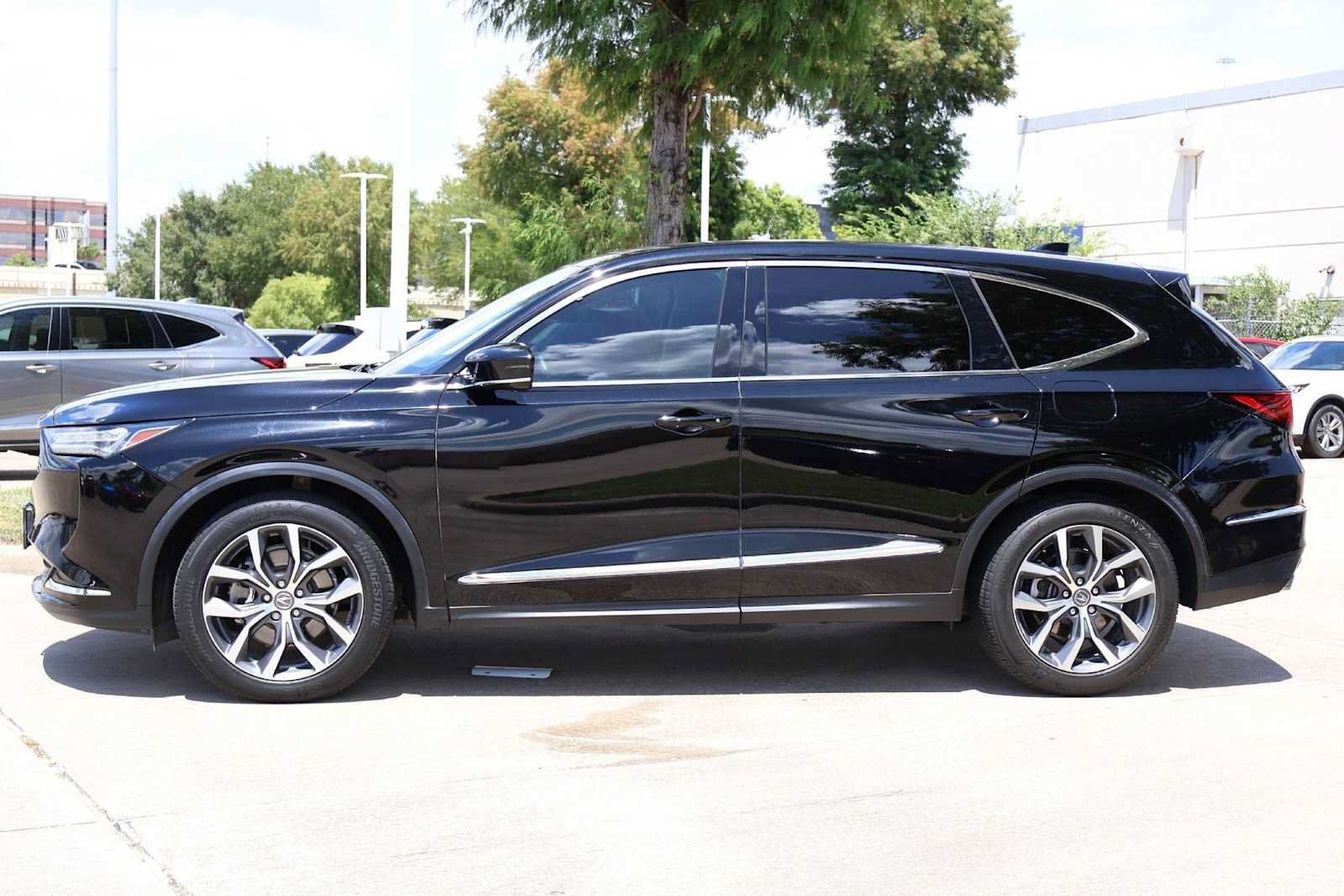 Certified 2023 Acura MDX w/ Technology Package FWD image 3