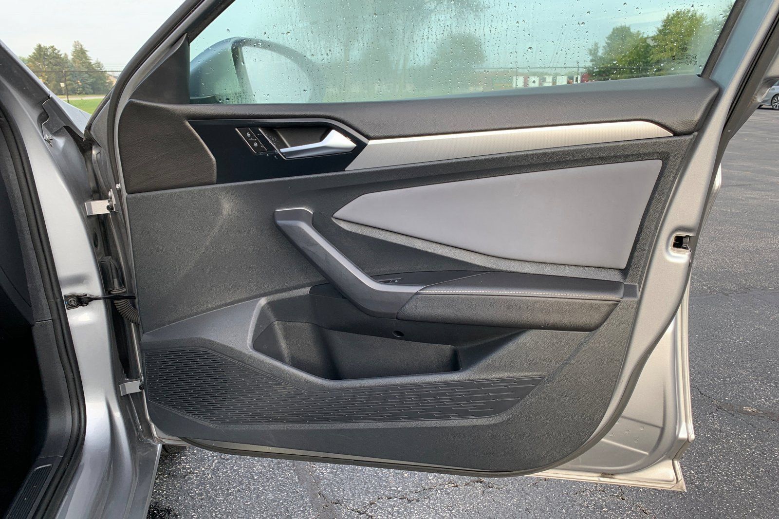 Used 2025 Volkswagen Jetta SE FWD image 21