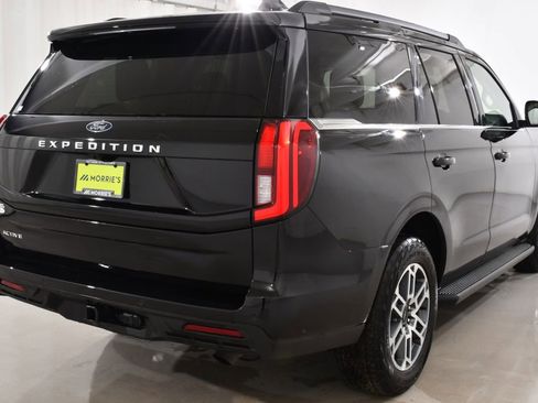 Used 2025 Ford Expedition Active AWD/4WD image 12