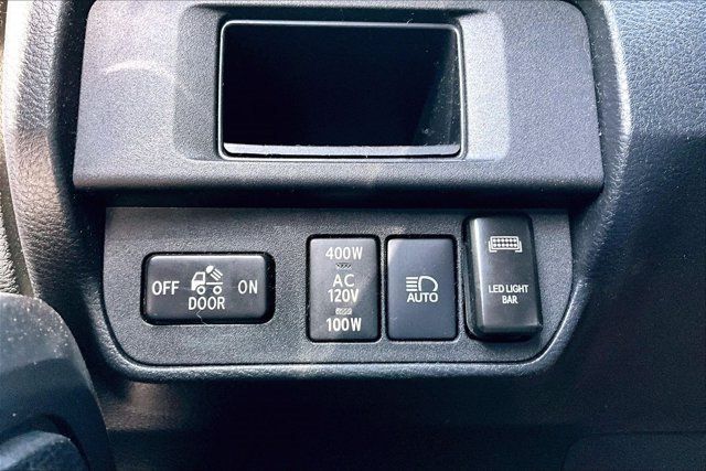 Used 2019 Toyota Tacoma TRD Off-Road AWD/4WD image 15