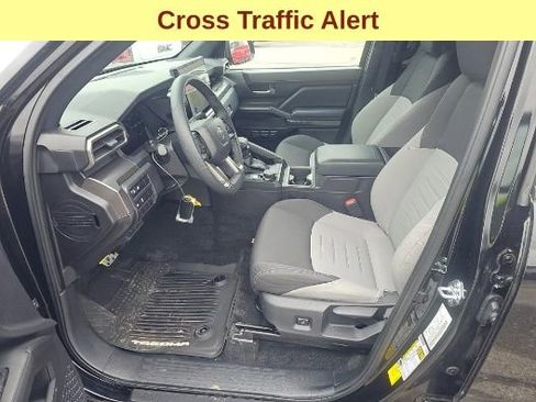 Used 2025 Toyota Tacoma TRD Sport AWD/4WD image 10