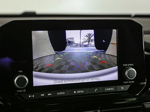 Certified 2025 Nissan Pathfinder SV image 25