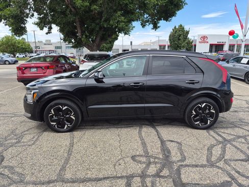 Used 2024 Kia Niro Wind w/ Wind Preserve Package FWD image 10