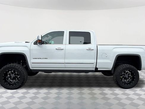 Used 2019 GMC Sierra 2500 Denali w/ Duramax Plus Package image 8