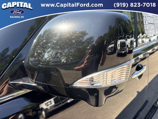 Used 2022 Nissan Armada SL w/ Captain's Chairs Package AWD/4WD image 12