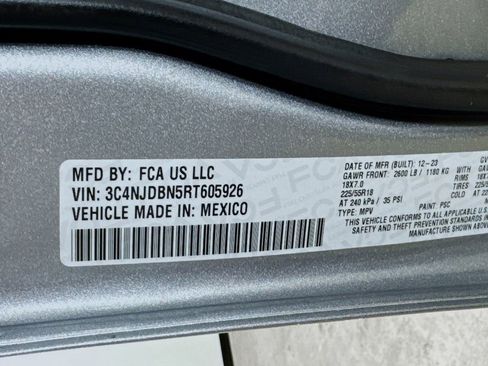 Certified 2024 Jeep Compass Latitude image 23