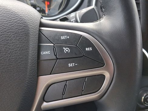 Used 2021 Jeep Cherokee Latitude Lux w/ Comfort/Convenience Group image 23