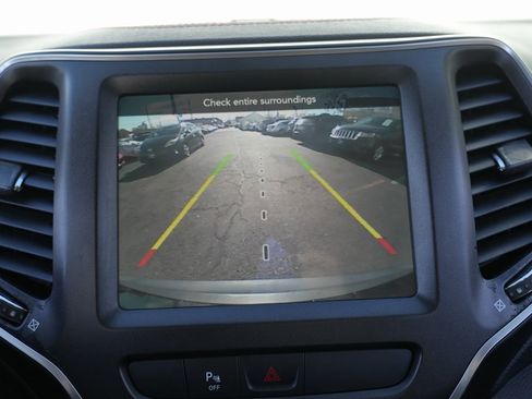 Used 2019 Jeep Cherokee Trailhawk w/ Cold Weather Group image 49