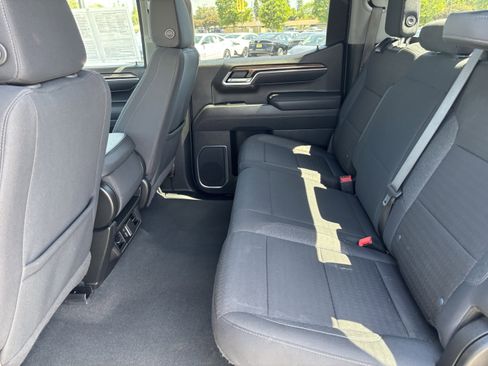 Used 2025 Chevrolet Silverado 1500 LT AWD/4WD image 17