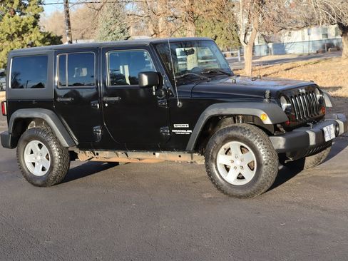 Used 2012 Jeep Wrangler Unlimited Sport image 2