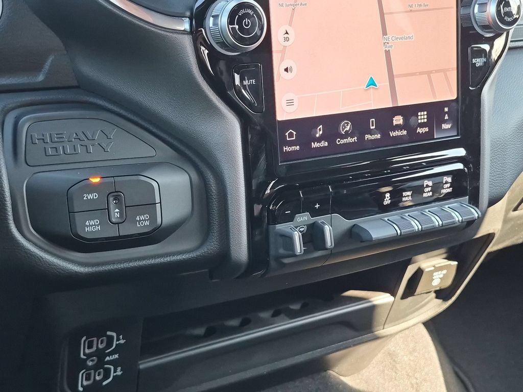 New 2026 RAM 2500 Laramie AWD/4WD image 25