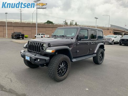 Used 2020 Jeep Wrangler Unlimited Sahara AWD/4WD image 3