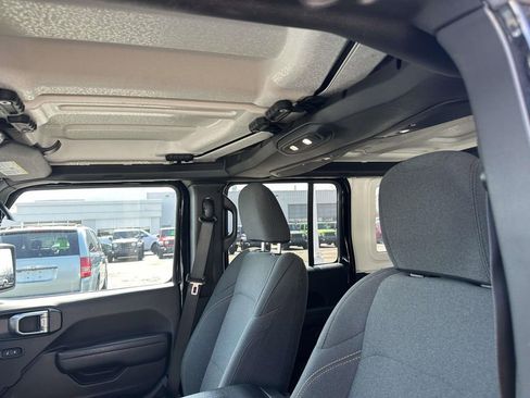 Used 2024 Jeep Wrangler Willys image 21