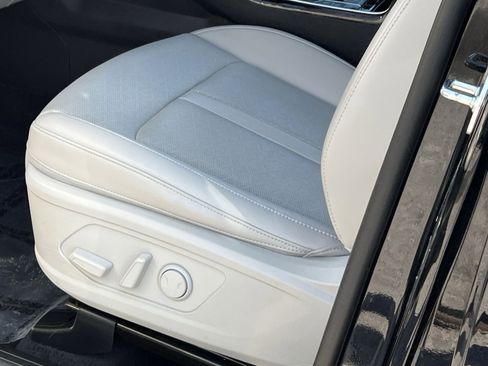 Used 2023 Kia Sorento SX image 12