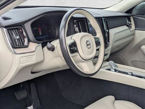 Used 2023 Volvo XC60 T8 Ultimate image 9