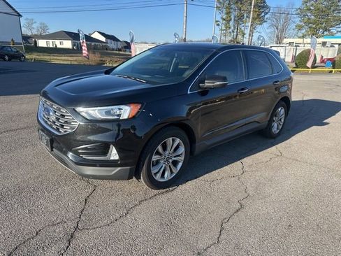 Used 2020 Ford Edge Titanium image 2