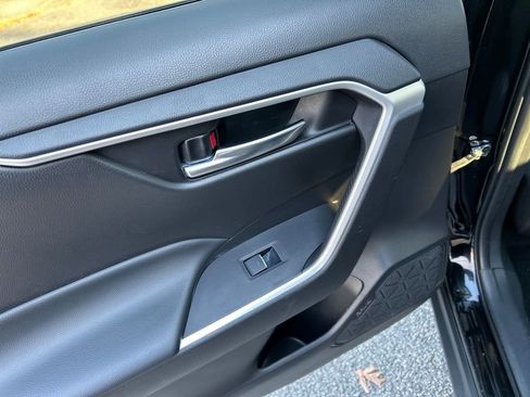 Used 2024 Toyota RAV4 XLE image 23