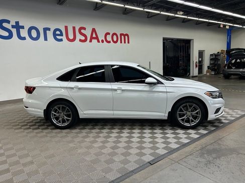 Used 2019 Volkswagen Jetta R-Line FWD image 9