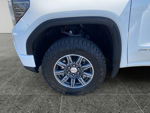 Used 2025 GMC Sierra 1500 AT4 AWD/4WD image 14
