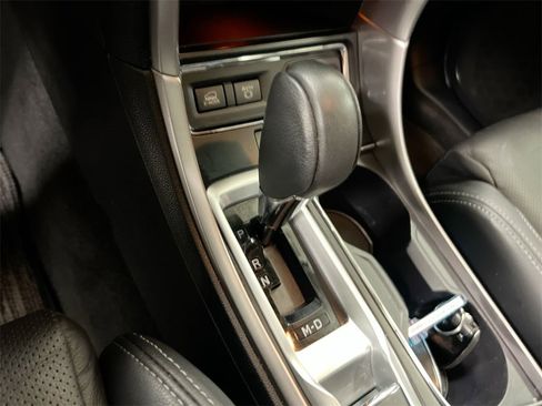 Used 2022 Subaru Ascent Limited image 16